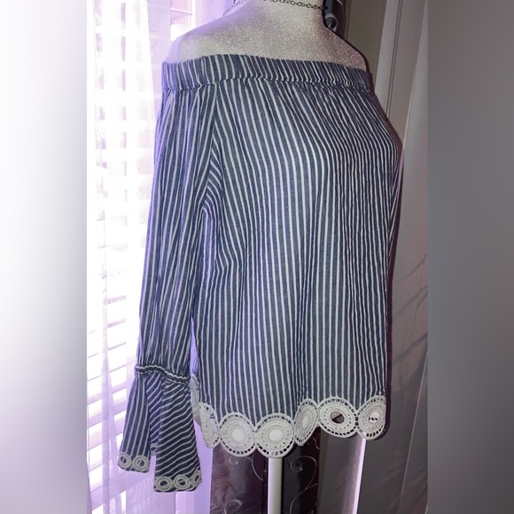 Tahari Blue and White Striped Women’s Cold shoulder Blouse Sz 0 - Picture 3 of 14
